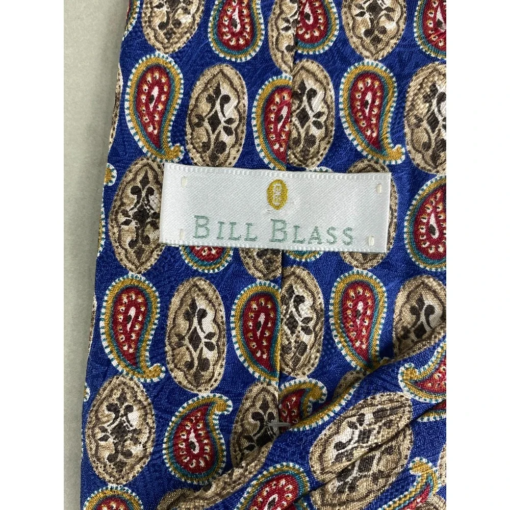 Bill Blass Mens Silk Tie Blue Red Gold‎ Paisley Medallion Classic Business 56X4